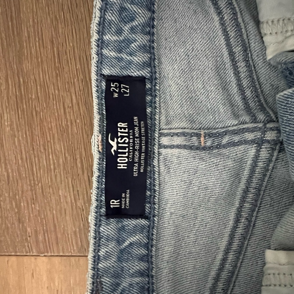 Hollister mom jeans